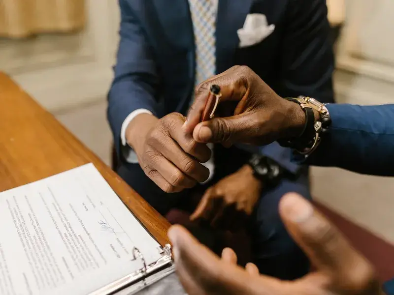 Signature d'un accord entre deux partenaires